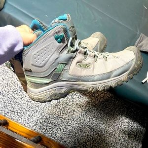 Women’s Keen Hiking Boots